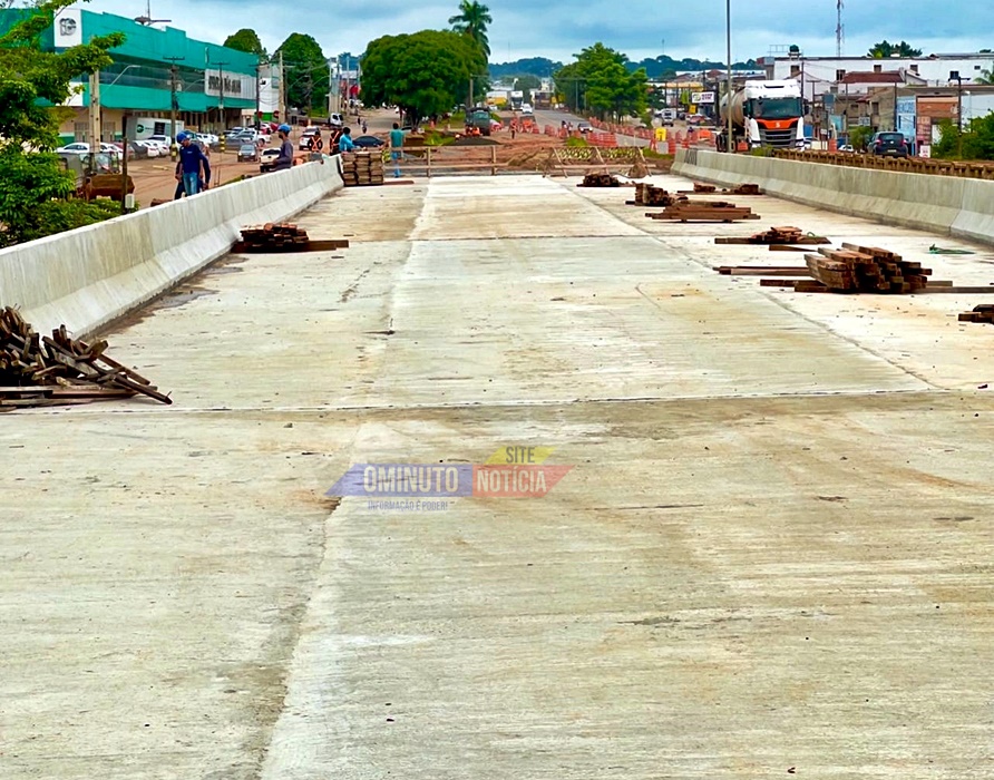 Ponte sobre o Rio Jaru entra na reta final: deputado Lúcio Mosquini celebra avanço da obra