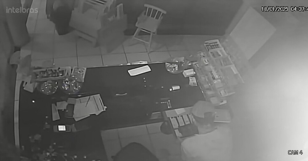 Homem é flagrado arrombando comércio no centro de Pimenta Bueno, RO