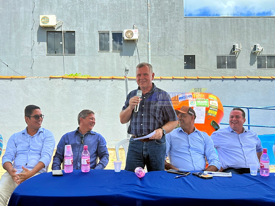 Deputado Federal Lúcio Mosquini na Entrega Implementos Agrícolas em Theobroma