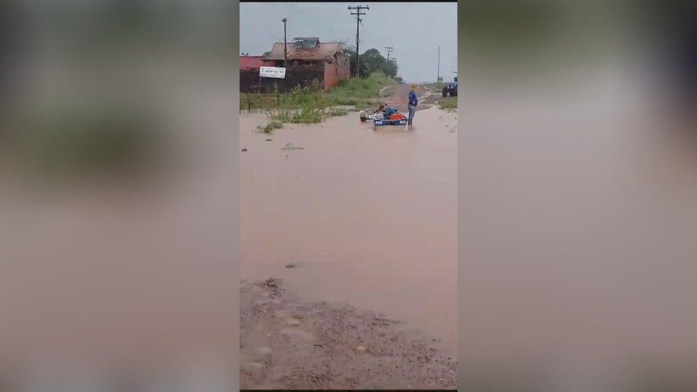 Chuva em Cacoal deixa mulher desabrigada no bairro Riozinho