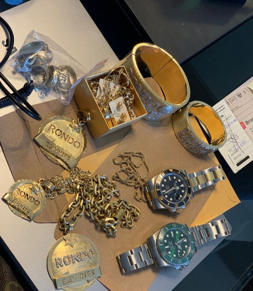 (Áudio) Polícia Federal apreende freezer cheio de cerveja, do Jhonny Cabeção, em Espigão do Oeste, RO