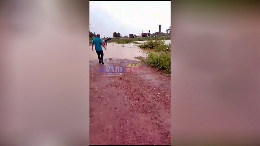 Chuvas intensas causam danos em vicinais e vias urbanas de Cacoal; prefeitura trabalha na recuperação