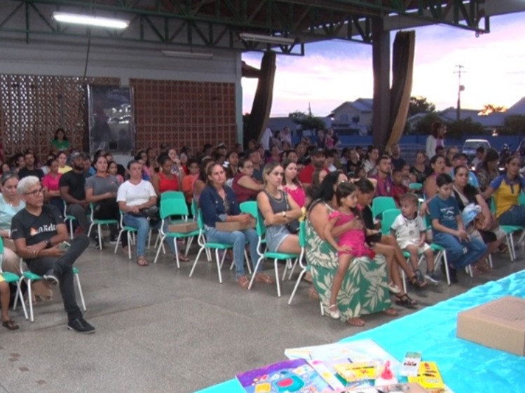 Entrega de Kits Escolares em Cacoal Avança Educação e Apoia Famílias