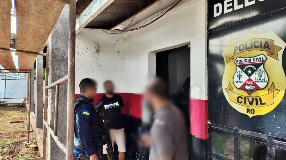 Homem é preso com maconha em veículo roubado e adulterado em Cacoal, RO