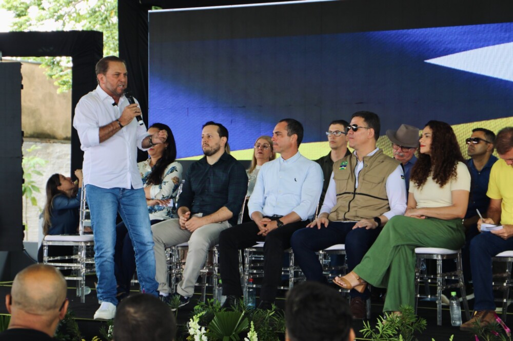 Deputado Cirone Deiró participa da abertura do ano letivo em Vilhena e reforça compromisso com a educação