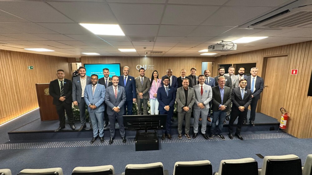 Presidente Alex Redano prestigia posse do Desembargador Gilberto Barbosa no CCOGE em Brasília