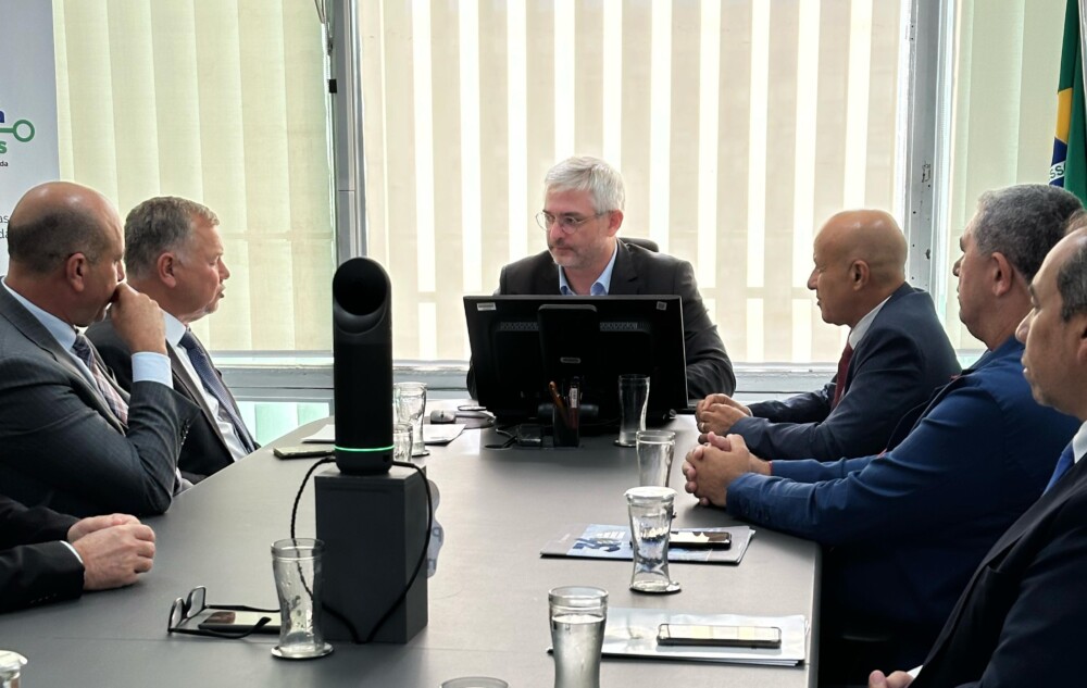 Deputados Lucio Mosquini e Crispim viabilizam recursos para Centro de Hemodiálise na 429