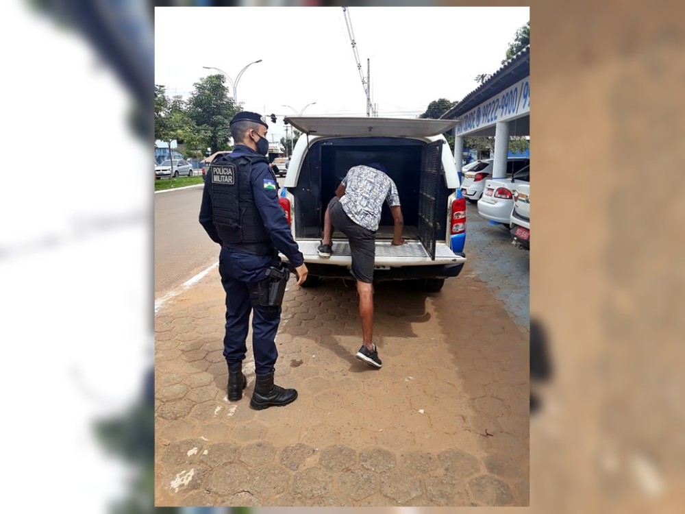 Homem de 36 anos, com mandado de prisão em aberto da comarca de Machadinho, é preso na rodoviária de Jaru, RO