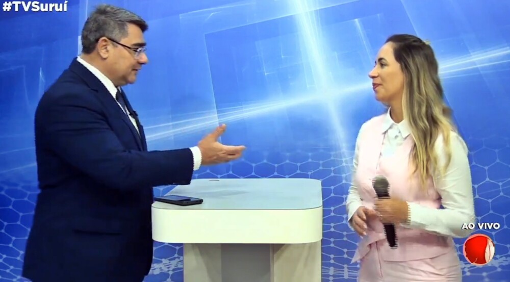 Primeira Dama Joliane Fúria faz homenagem para todas as mulheres ao vivo no Comando na TV