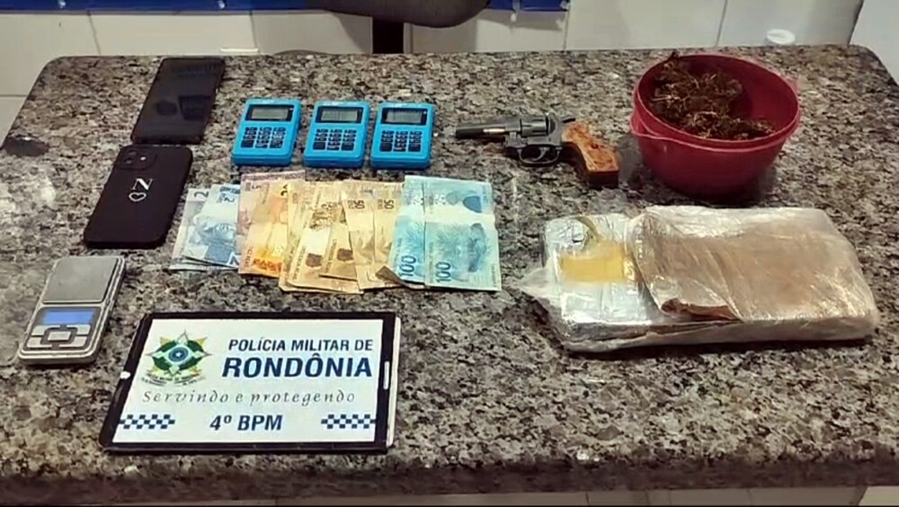 Dois rapazes são presos suspeitos de tráfico de drogas no Village do Sol, em Cacoal