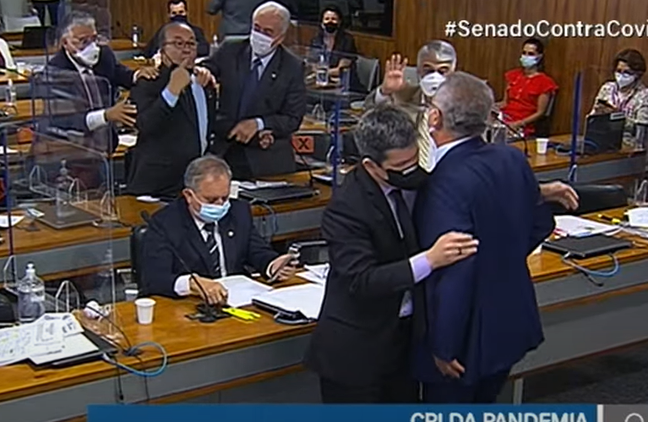 CPI: senadores se ofendem e quase partem para briga; veja