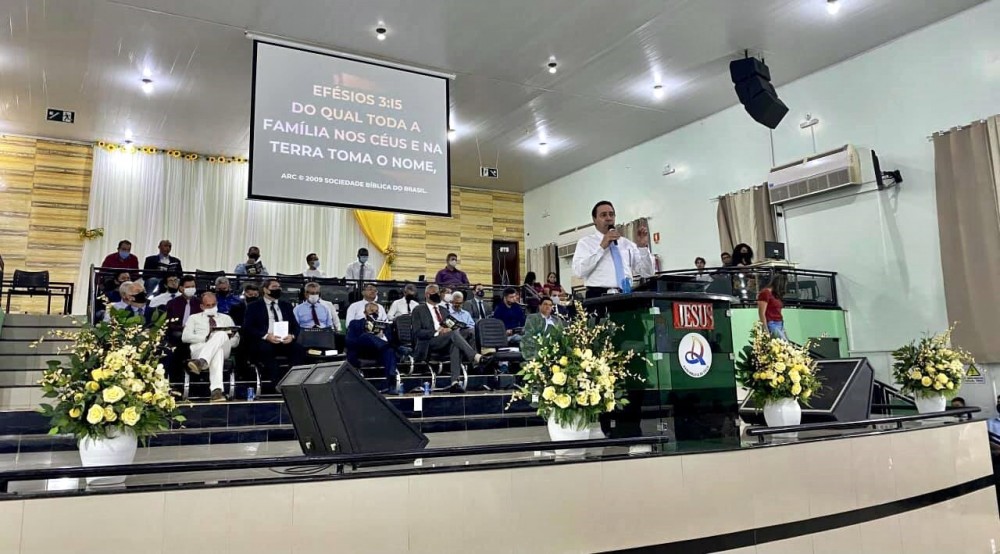 Segunda noite do Milésimo Seminário Escatológico com o pastor Roberto de Carvalho, na IEAD em Ouro Preto d’Oeste, volta a surpreender