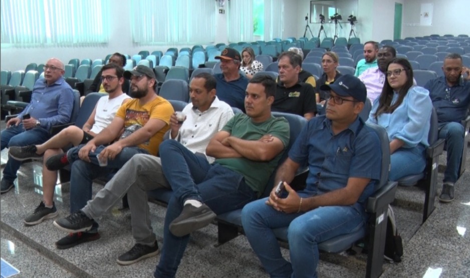 Encontro reúne líderes da FENACOM e comunicadores em Cacoal