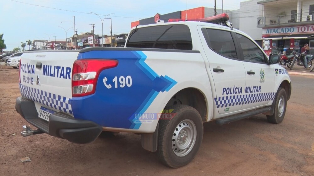 Jornalista é recebido com arma em punho por vizinho após briga de cães em Cacoal