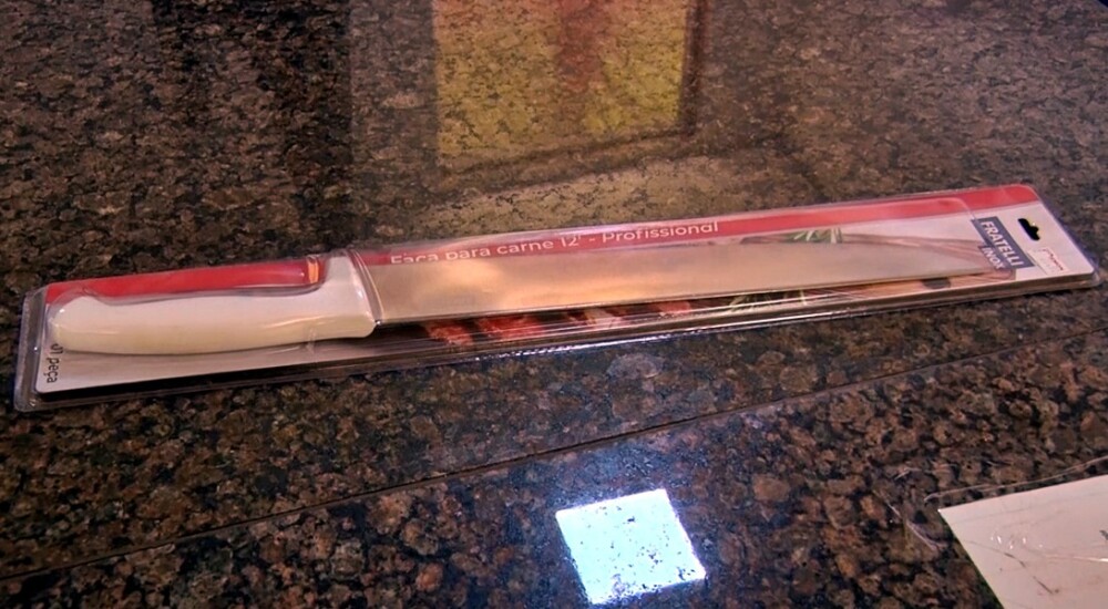 Homem furta faca em supermercado de Cacoal