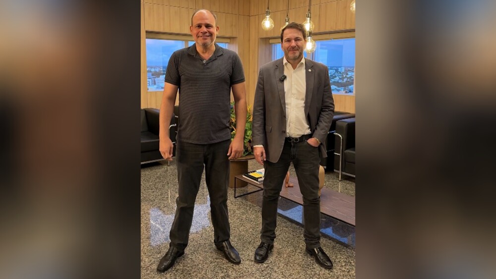 Presidente Alex Redano firma parceria com MDC no combate à depressão