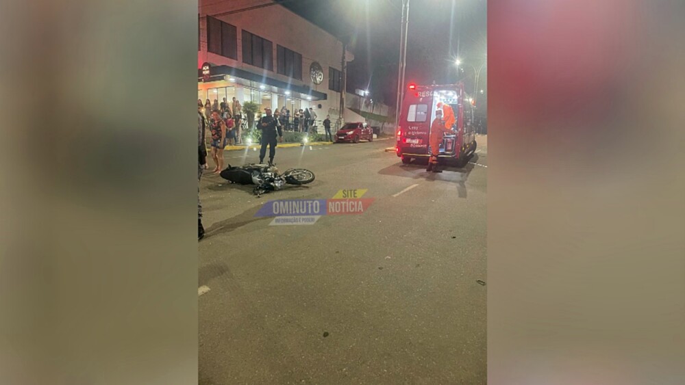 Acidente no cruzamento da Florianópolis com Rio Branco deixa motociclista ferido em Jaru