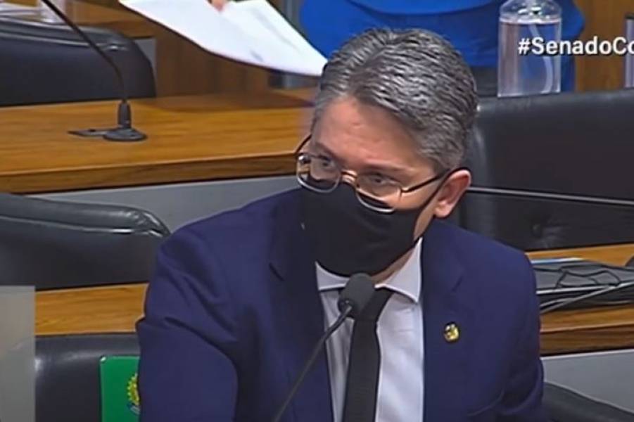 Em CPI da Covid, colega de Marcos Rogério o aconselha a tentar prova da OAB novamente