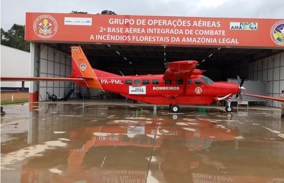Avião do Corpo de Bombeiros faz pouso forçado em Vilhena, RO após pane