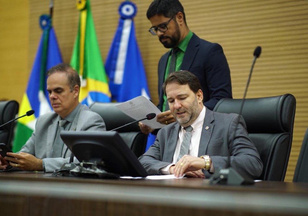 Deputado Alex Redano apresenta Projeto de Lei que garantirá aviso prévio sobre vencimento da CNH via e-mail e WhatsApp
