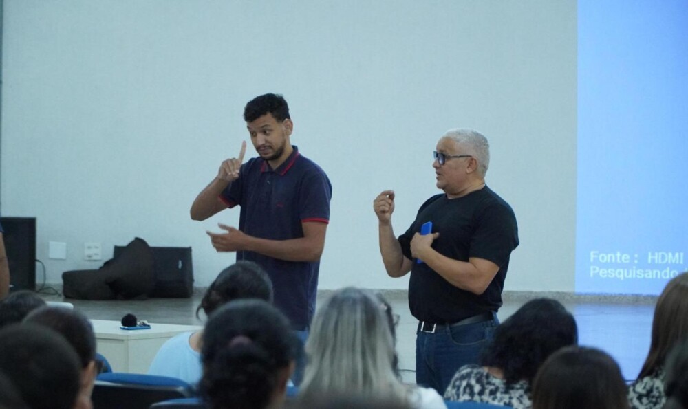 Deficiente auditivo destaca importância do aprendizado de Libras