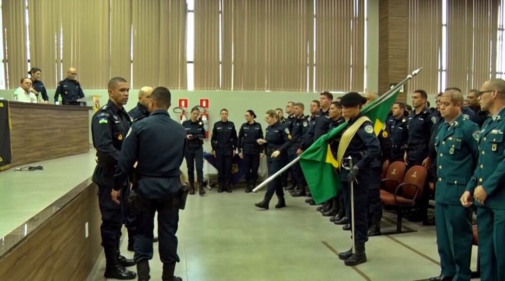 Polícia Militar homenageia Patrono Tiradentes com promoção de policiais em Cacoal