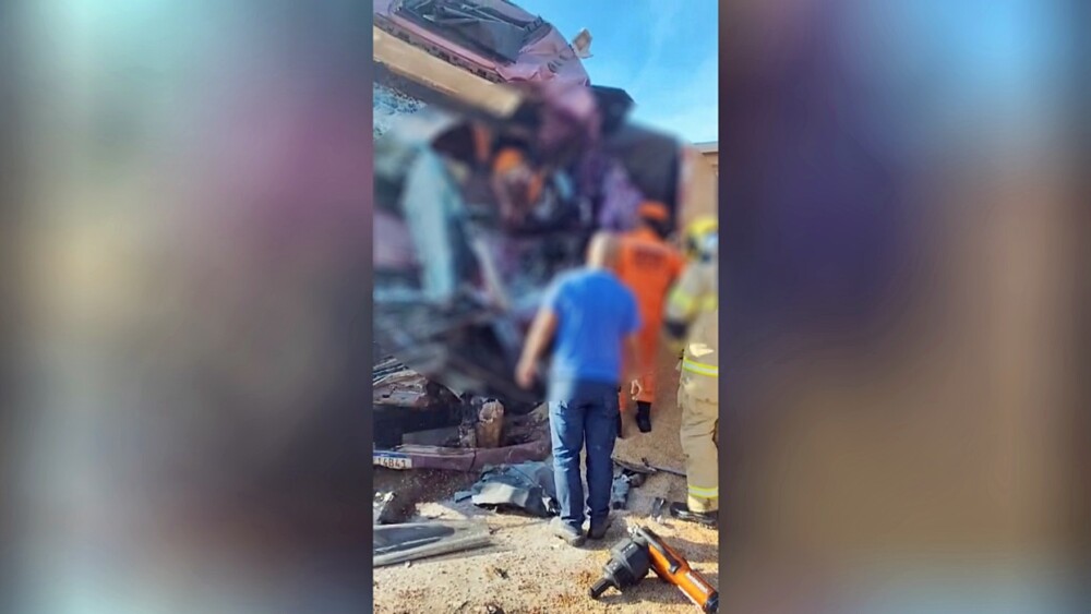 Caminhoneiro morre em colisão envolvendo três carretas em Candeias do Jamari