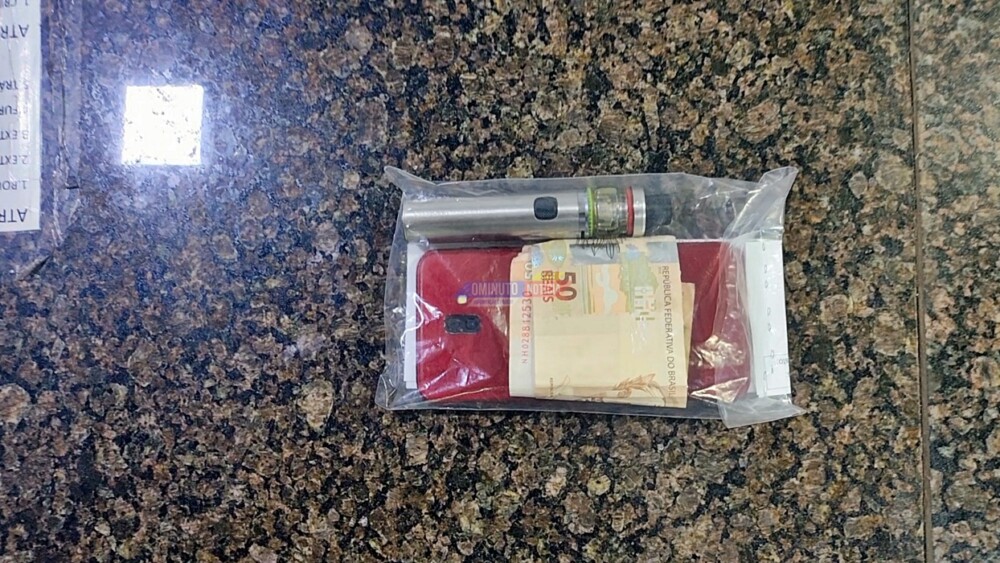 Mecânico é conduzido pela PM com porção de crack durante blitz em Cacoal