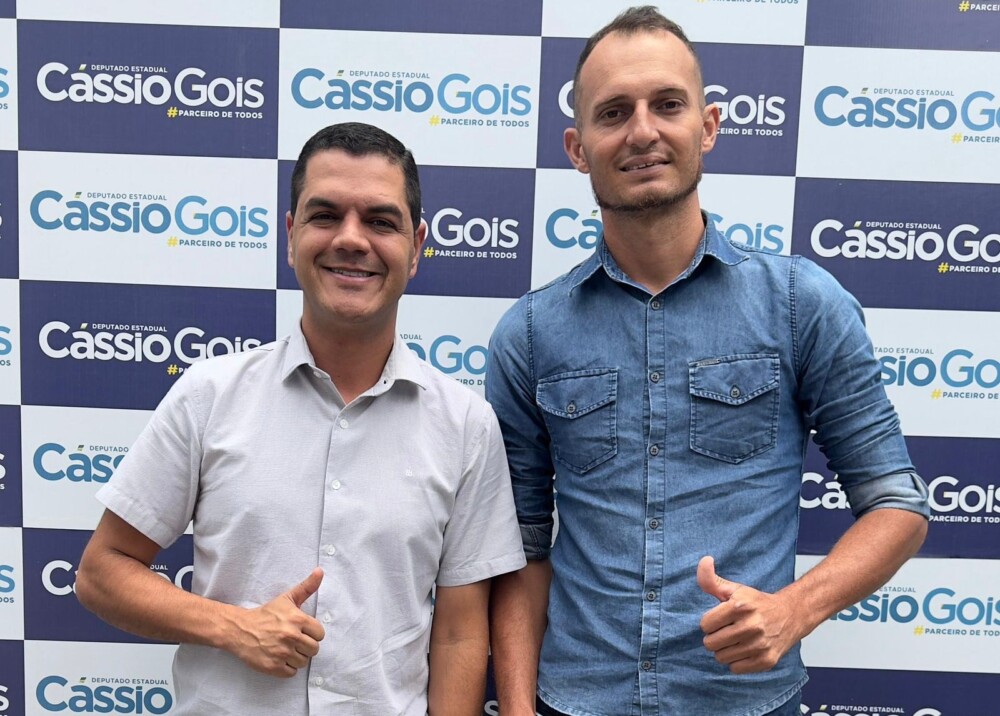 Deputado Cássio Gois destina R$ 650 mil para Castanheiras adquirir escavadeira hidráulica