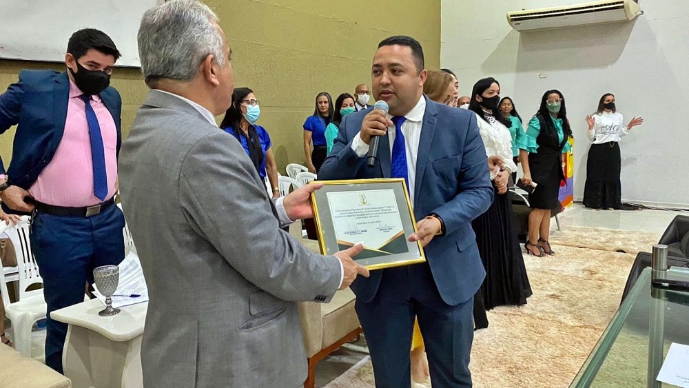 Em Pimenta Bueno, RO pastor Valadares é homenageado com o título de cidadão honorário