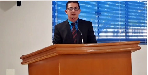 Chiquinho da Emater destaca reunião para organizar 1º Concacau, em Jaru, RO durante discurso na câmara