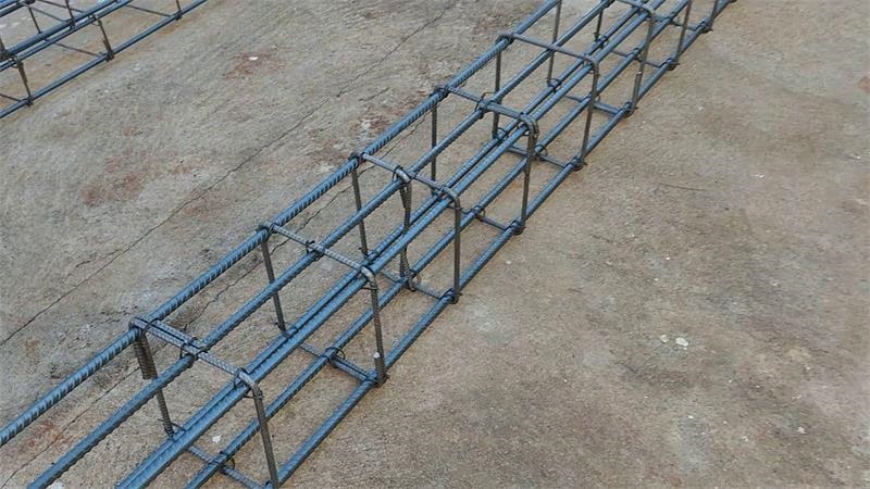 Guarnição da PM impede que criminosos furtem ferragens de construção no Jardim Itália II em Cacoal