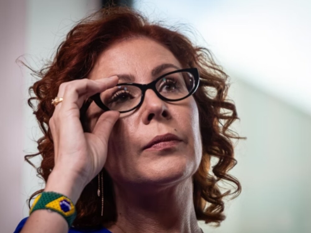 Na rota de fuga, Zambelli continuou a votar em sessões da Câmara