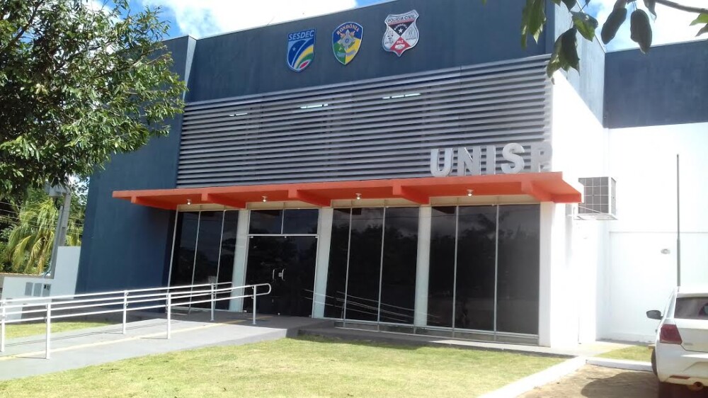 Homem armado se passa por cliente e rouba R$ 3 mil em ponto de atendimento bancário em Ouro Preto do Oeste, RO