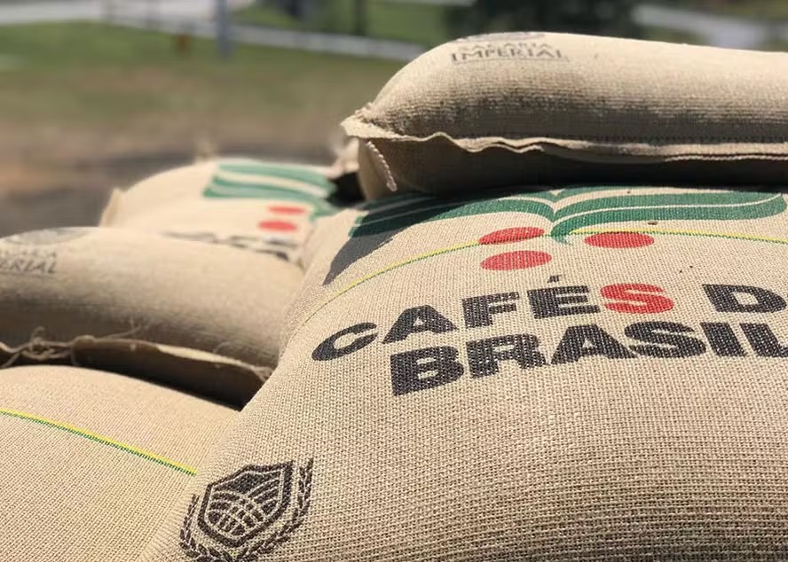 Exportações de café do Brasil caíram 33% em maio, mas receita cresceu