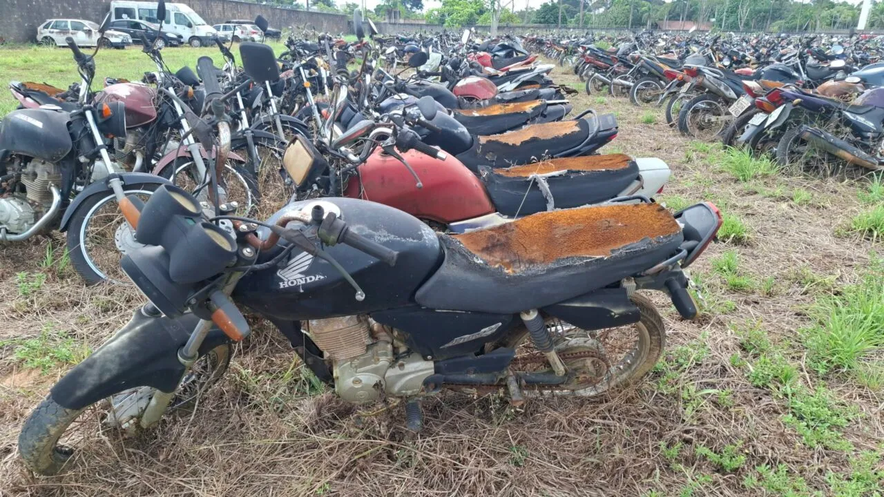 Leilão eletrônico oferta quase 10 mil veículos como sucata em Rondônia