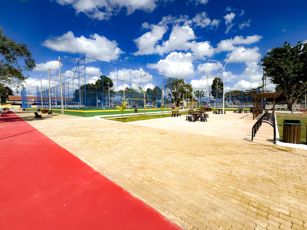 Obra de revitalização da praça no distrito de Vista Alegre do Abunã está em fase de conclusão