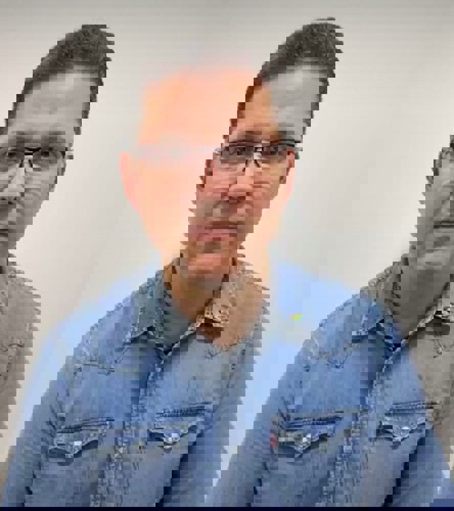 Governador de Rondônia se refugia em bunker após alertas de sirenes em Israel: 'Avisos são bem altos'