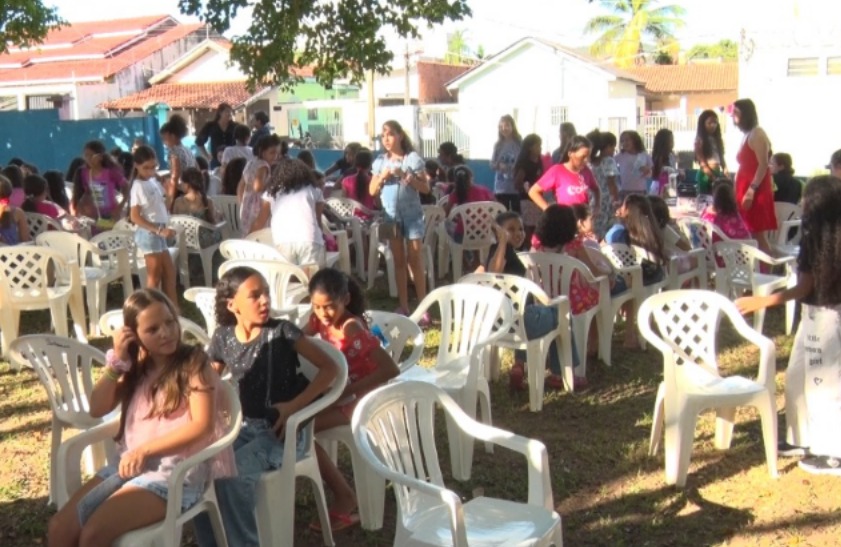 Encontro de meninas aconteceu na Escola Luiz Lenzi em Cacoal