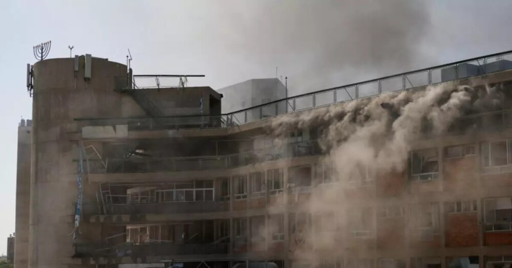 Irã cruzou "linha vermelha" com ataque a hospital, diz Israel