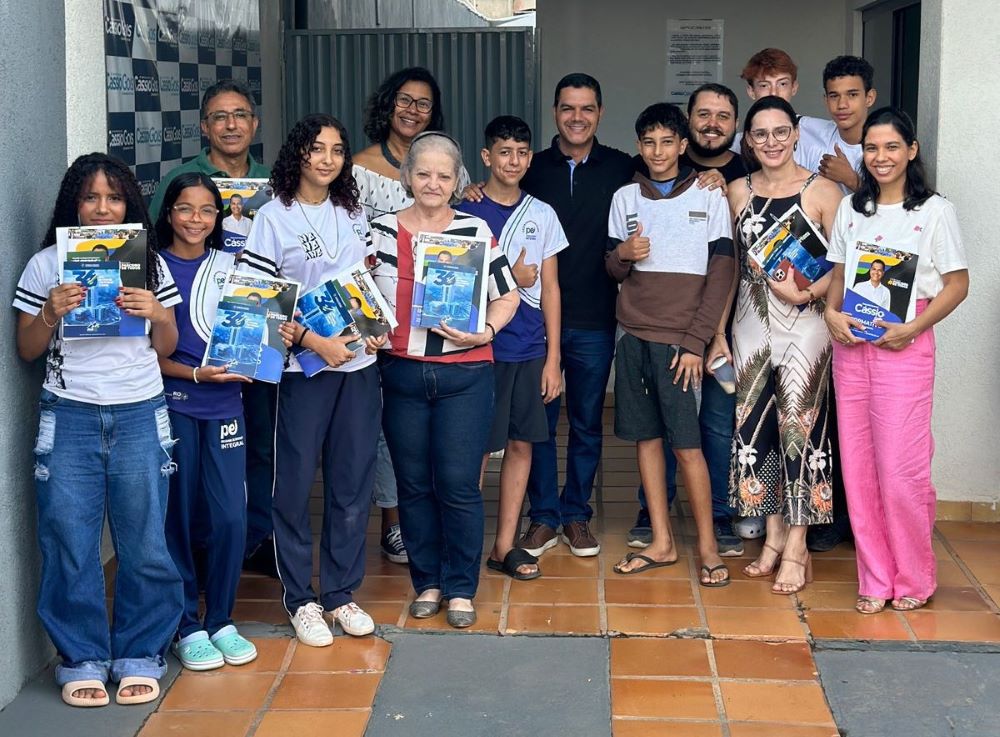 Cássio Gois recebe alunos da Escola Honorina Lucas de Brito em projeto educacional inovador