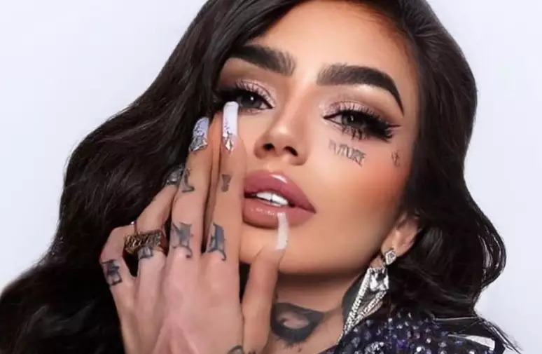 Cantora brasileira morre durante cirurgia plástica em clínica na Turquia