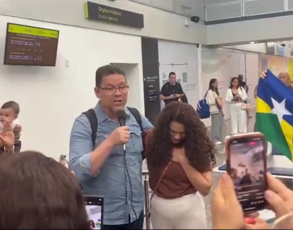 Governador retorna a Rondônia após presenciar ataques em Israel: ‘Pessoas morrendo e mísseis passando por cima’