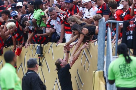 Filipe Luís escancarou as portas da Europa na virada contra o Chelsea