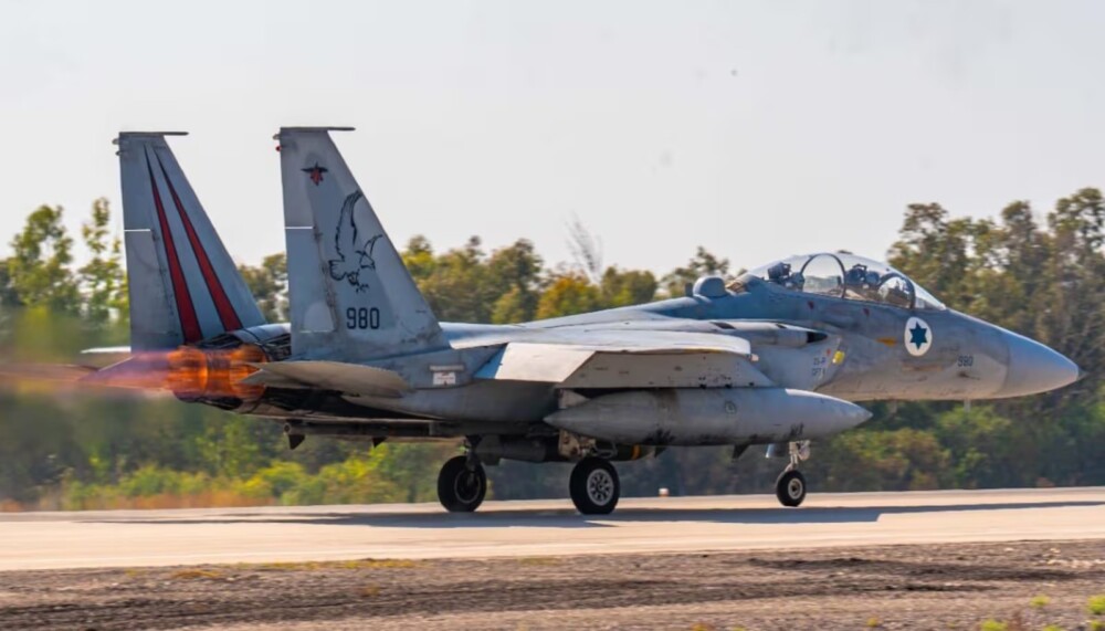 Israel bombardeia prisão no Teerã e símbolos do regime iraniano