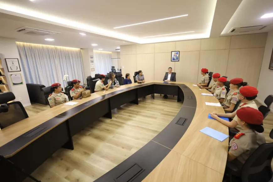 Alunos do Colégio Tiradentes desenvolvem projeto de leitura em homenagem aos 35 anos da instituição