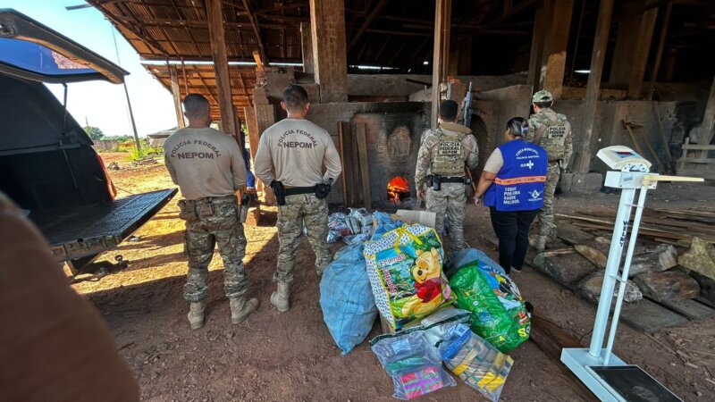 PF realiza incineração de 400kg de entorpecentes em Guajará-Mirim, RO
