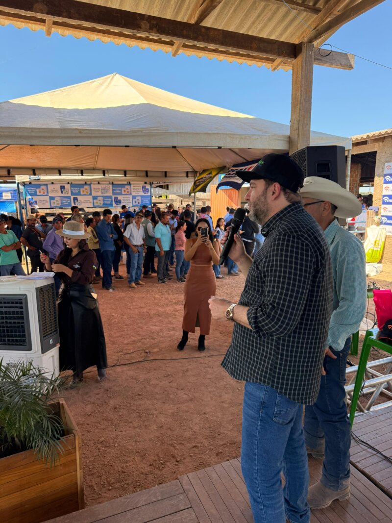 Presidente da Assembleia prestigia Dia de Campo da Bovinocultura Leiteira em Ariquemes