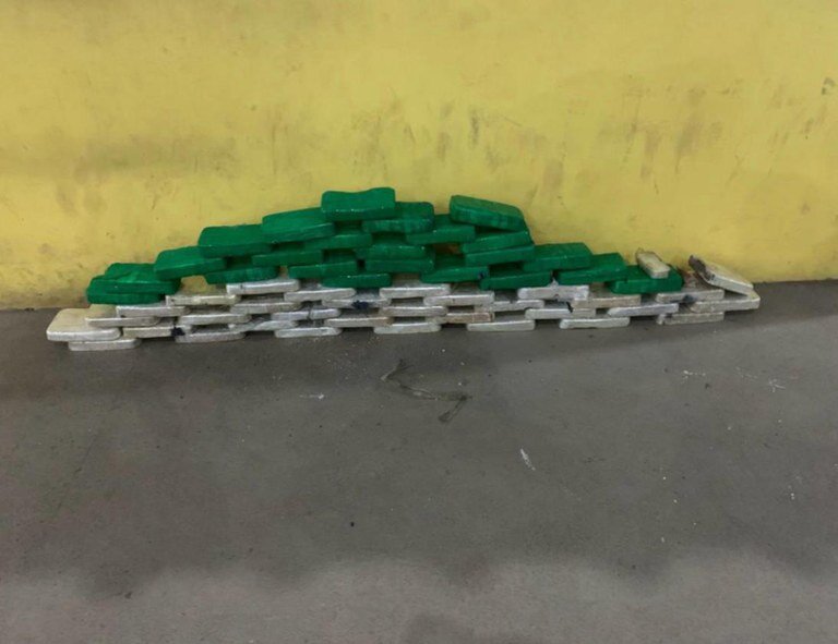 PRF apreende quase 60kg de cocaína em Ji-Paraná-RO