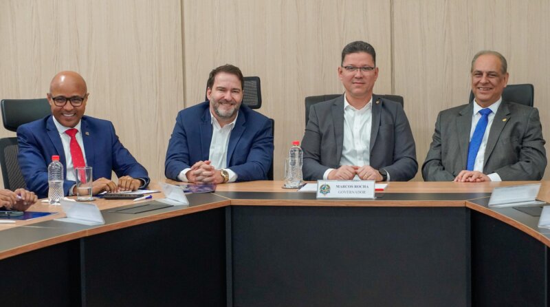 Deputado Alex Redano destaca importância da união entre os Poderes em reunião no Palácio Rio Madeira